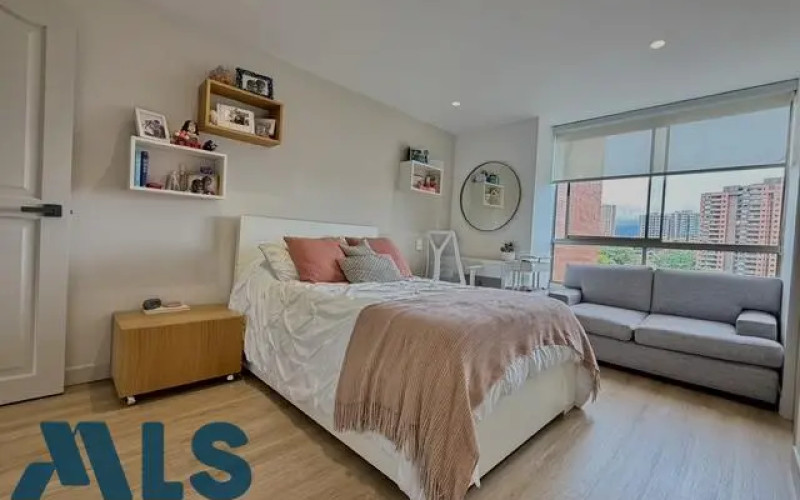Apartamento en Medellín en Loma Los Gonzalez