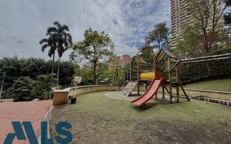 Apartamento en Medellín en Loma Los Gonzalez