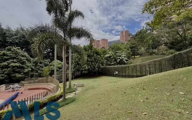 Apartamento en Medellín en Loma Los Gonzalez