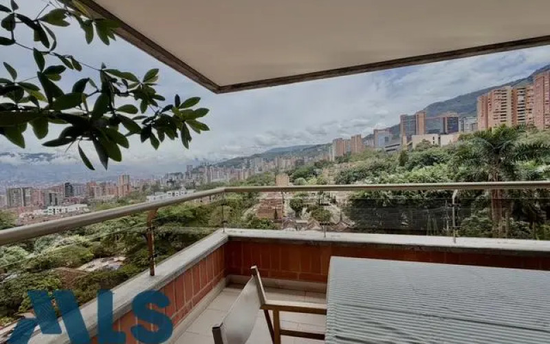 Apartamento en Medellín en Loma Los Gonzalez