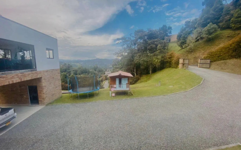 Finca Recreativa en El Retiro en V. Carrizales