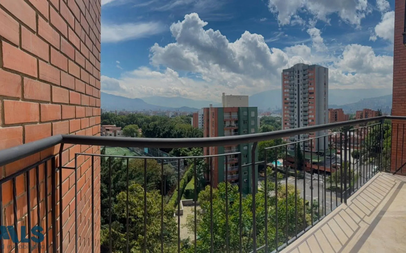 Apartamento en Medellín en Loma de Los Bernal