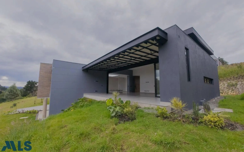 Casa en Envigado en Alto del escobero (Envigado)