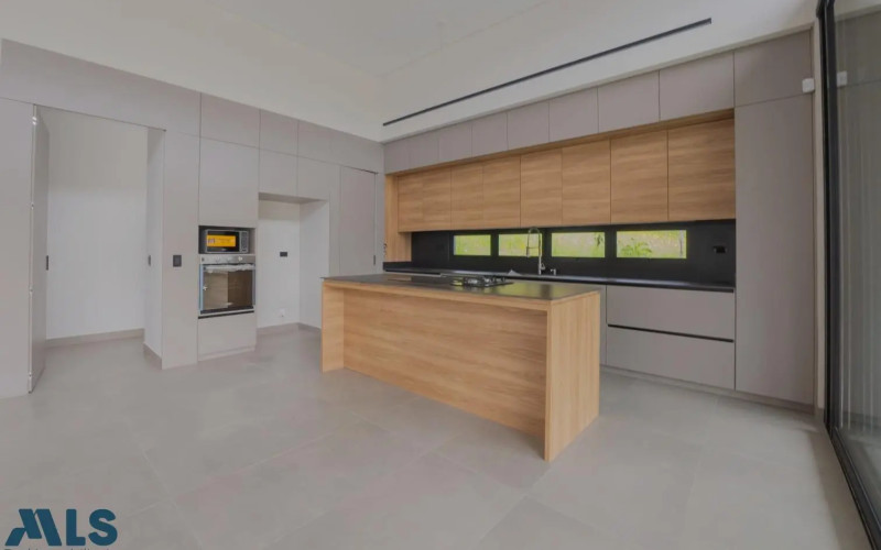 Casa en Envigado en Alto del escobero (Envigado)
