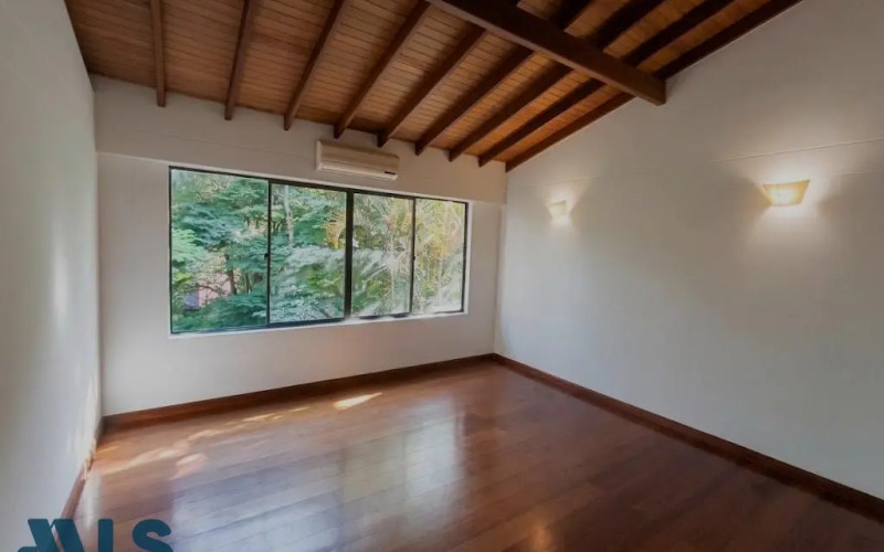Casa en Medellín en El Campestre