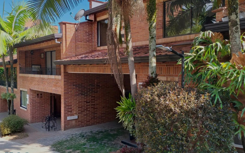 Casa en Medellín en El Campestre