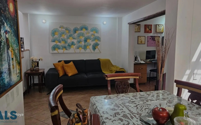 Casa en Envigado en Loma del Escobero