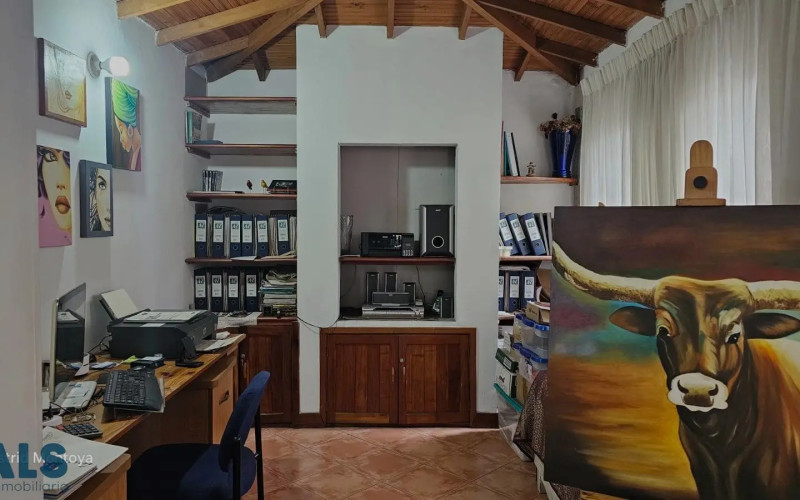Casa en Envigado en Loma del Escobero