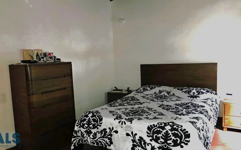 Casa en Envigado en Loma del Escobero