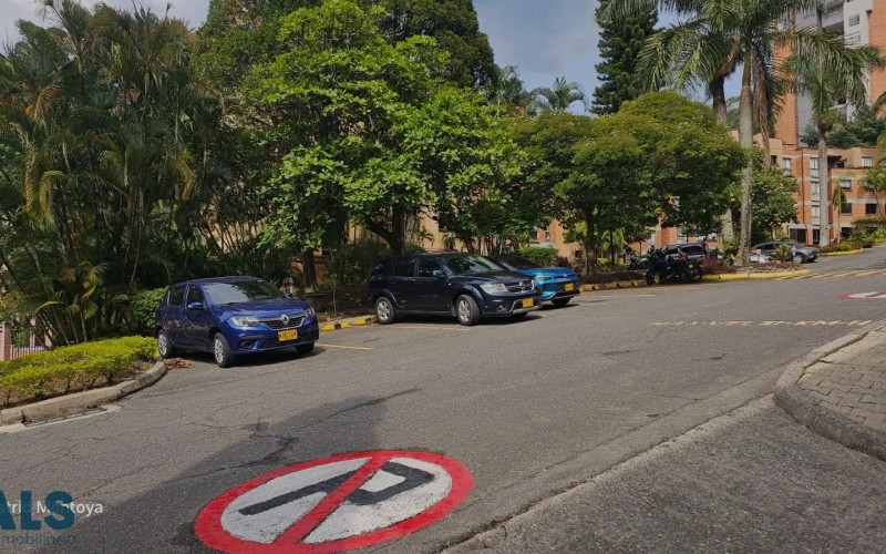 Casa en Envigado en Loma del Escobero