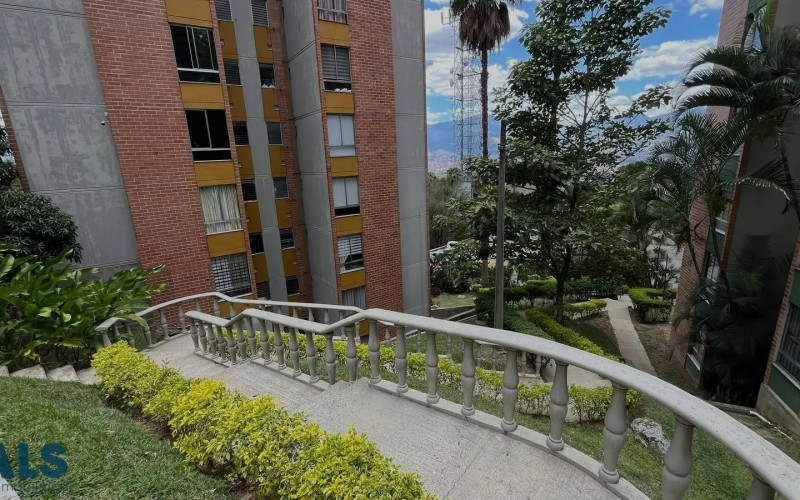 Apartamento en Medellín en Loma del Indio