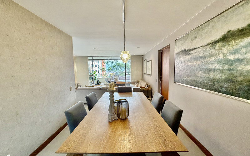 Elegant 3-Bedroom Apartment with Balcony in El Tesoro - Poblado