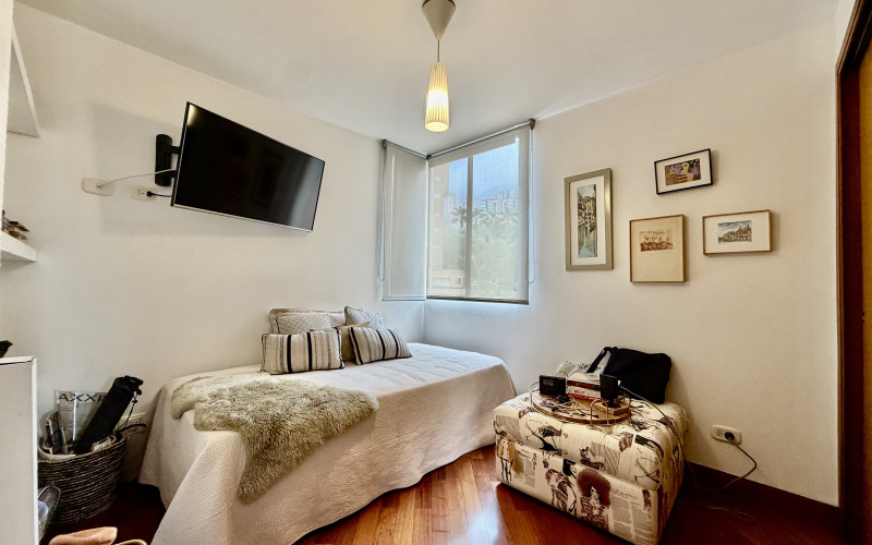 Elegant 3-Bedroom Apartment with Balcony in El Tesoro - Poblado