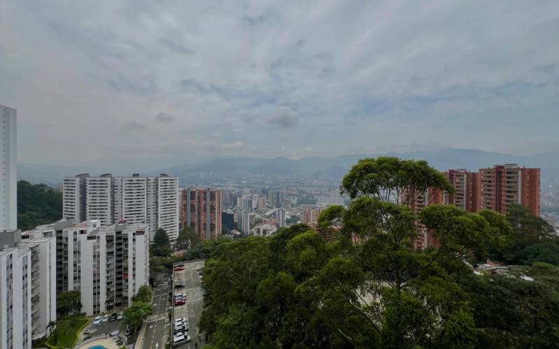 Apartamento en Medellín en Loma del Indio