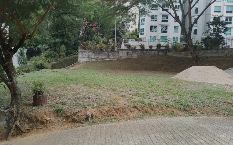 Lote Comercial en Medellín en La Frontera