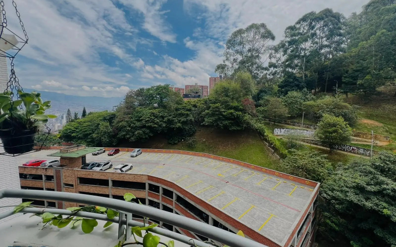 Apartamento en Medellín en Loma del Indio
