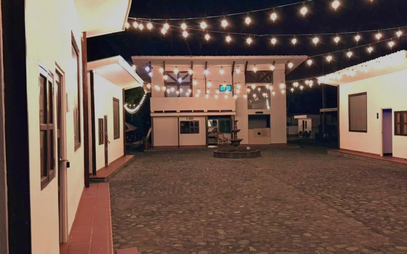Hotel/Apart Hotel en Santa Fe de Antioquia en V. El Paso Real