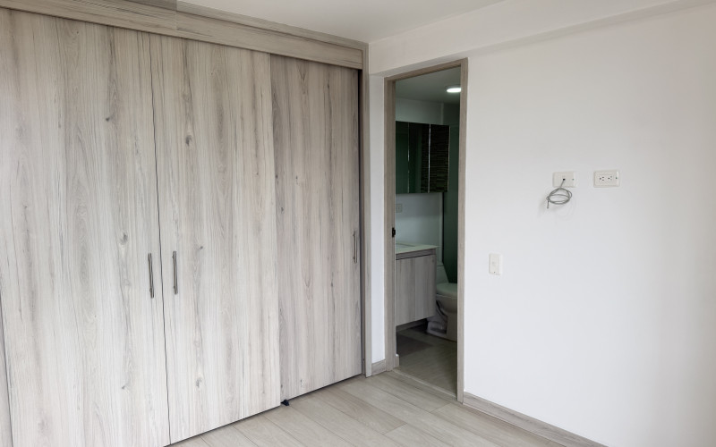 Apartment for Sale in Sabaneta | 66m², 2 Bed + Den, Floor 16 Mountain View