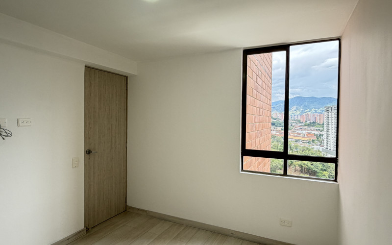 Apartment for Sale in Sabaneta | 66m², 2 Bed + Den, Floor 16 Mountain View