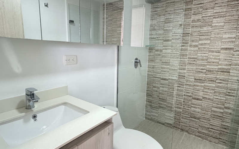 Apartment for Sale in Sabaneta | 66m², 2 Bed + Den, Floor 16 Mountain View