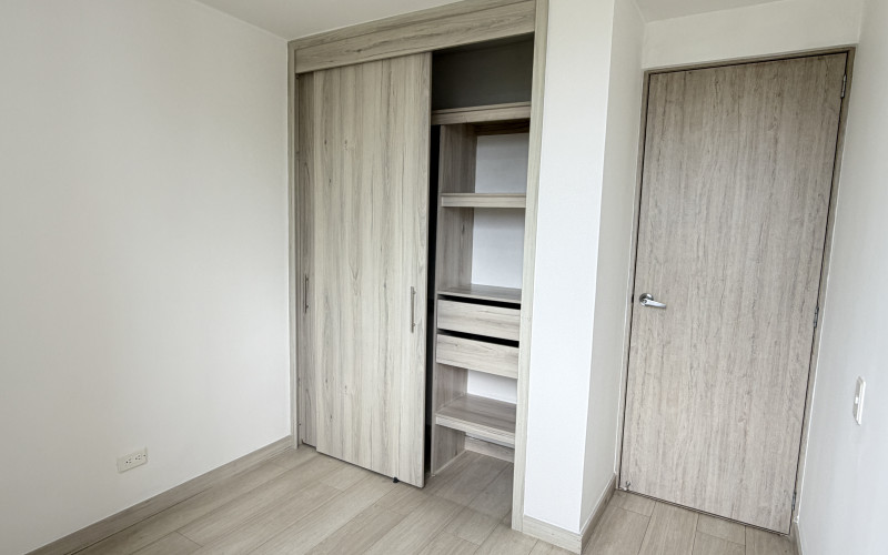Apartment for Sale in Sabaneta | 66m², 2 Bed + Den, Floor 16 Mountain View