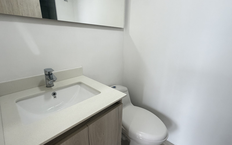 Apartment for Sale in Sabaneta | 66m², 2 Bed + Den, Floor 16 Mountain View