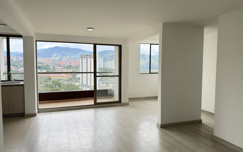 Apartment for Sale in Sabaneta | 66m², 2 Bed + Den, Floor 16 Mountain View