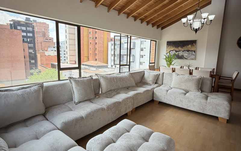 SPACIOUS & ELEGANT FURNISHED APARTMENT IN LAURELES