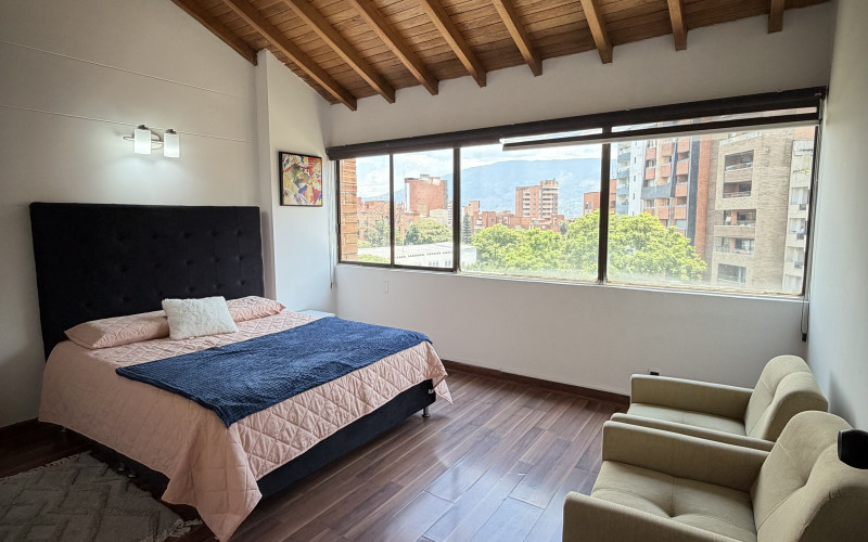 SPACIOUS & ELEGANT FURNISHED APARTMENT IN LAURELES