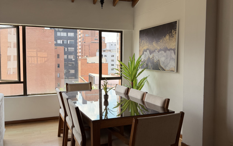 SPACIOUS & ELEGANT FURNISHED APARTMENT IN LAURELES