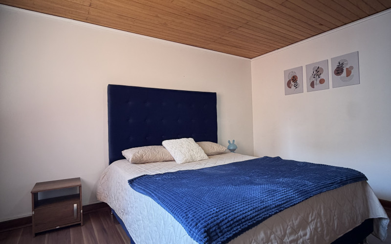 SPACIOUS & ELEGANT FURNISHED APARTMENT IN LAURELES
