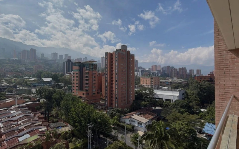 Apartamento en Medellín en Loma de los Parra