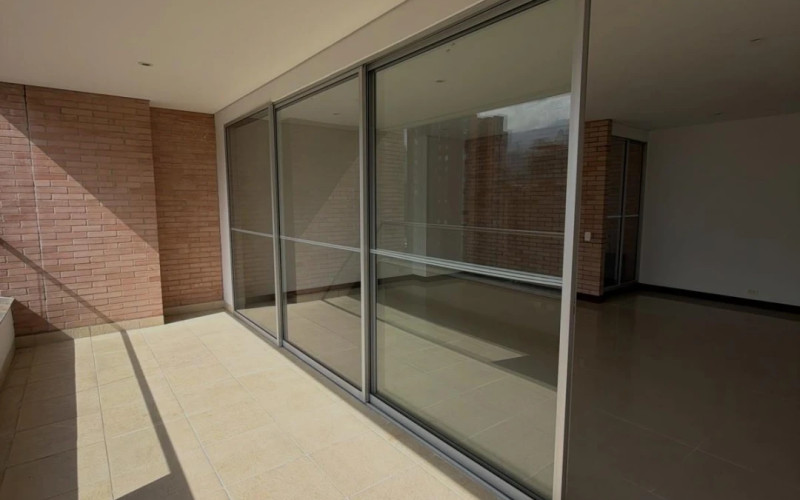Apartamento en Medellín en Loma de los Parra