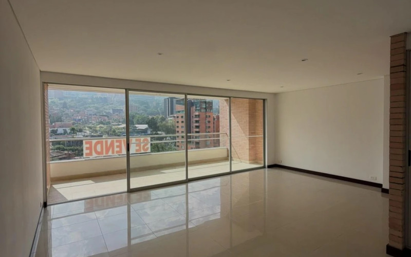 Apartamento en Medellín en Loma de los Parra