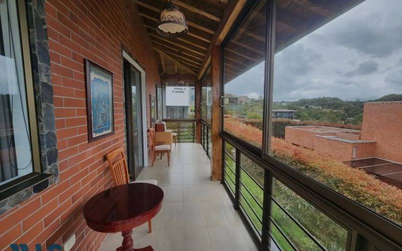 Casa en Envigado en Loma del Escobero