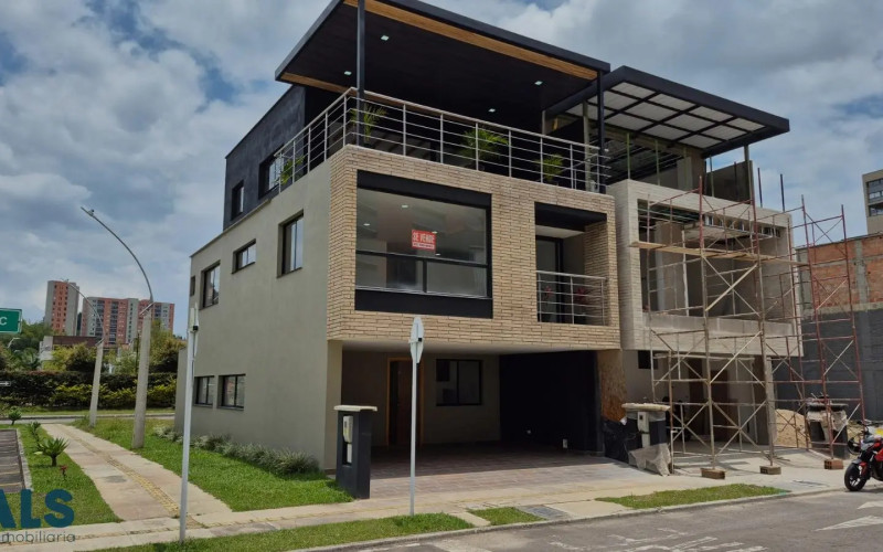 Casa en Rionegro en V. Barro Blanco