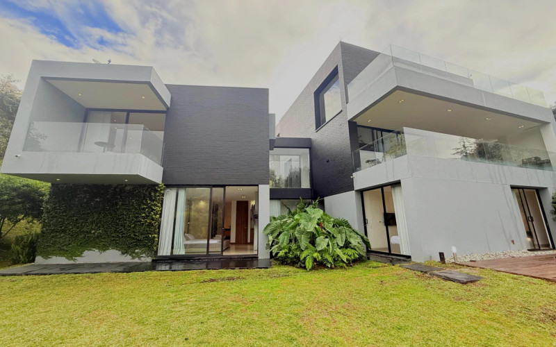 Casa en Envigado en Alto de las Palmas