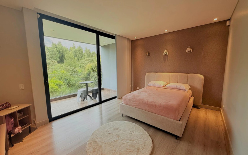 Casa en Envigado en Alto de las Palmas