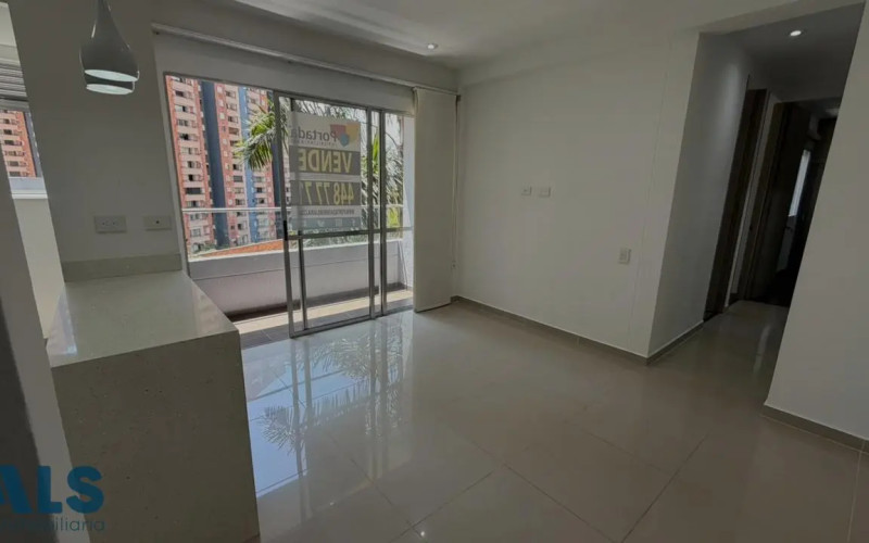 Apartamento en Medellín en Los Colores