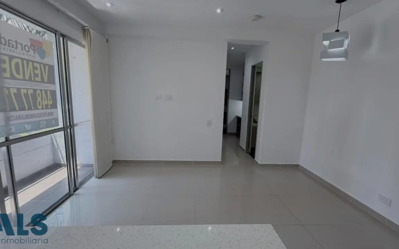 Apartamento en Medellín en Los Colores