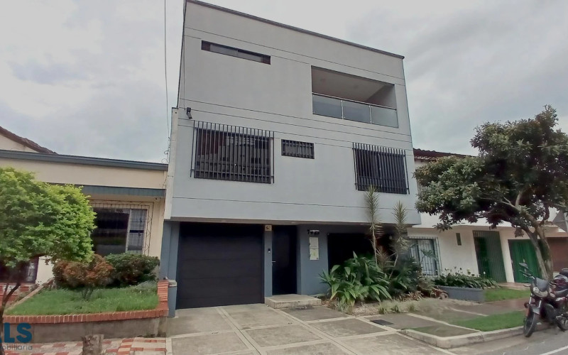 Casa en Medellín en Los Colores
