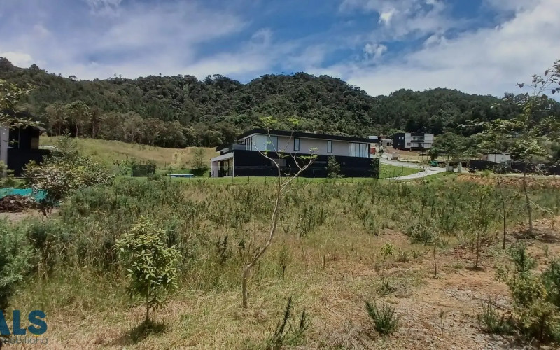 Lote Residencial en Envigado en Alto de las Palmas