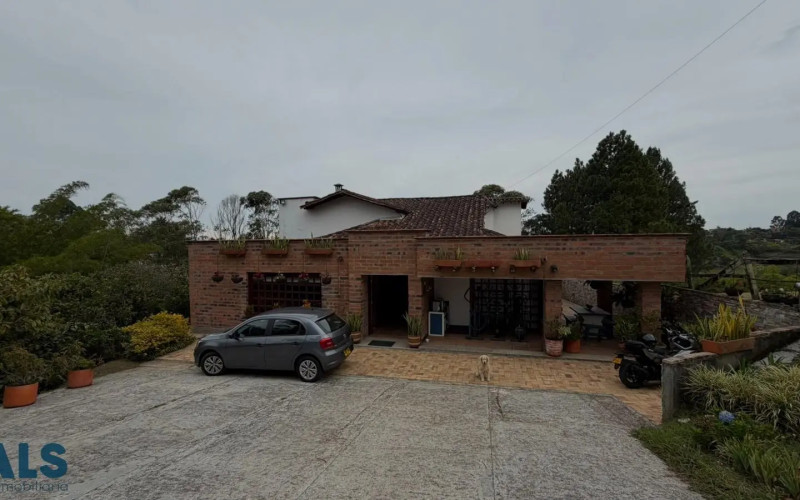 Casa en Rionegro en V. Cuchillas de San José
