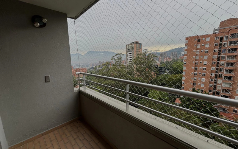 Apartamento en Medellín en Loma de los Parra