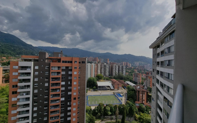 Apartamento en Envigado en Loma de los Mesa