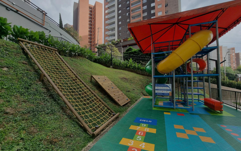 Apartamento en Envigado en Loma de los Mesa