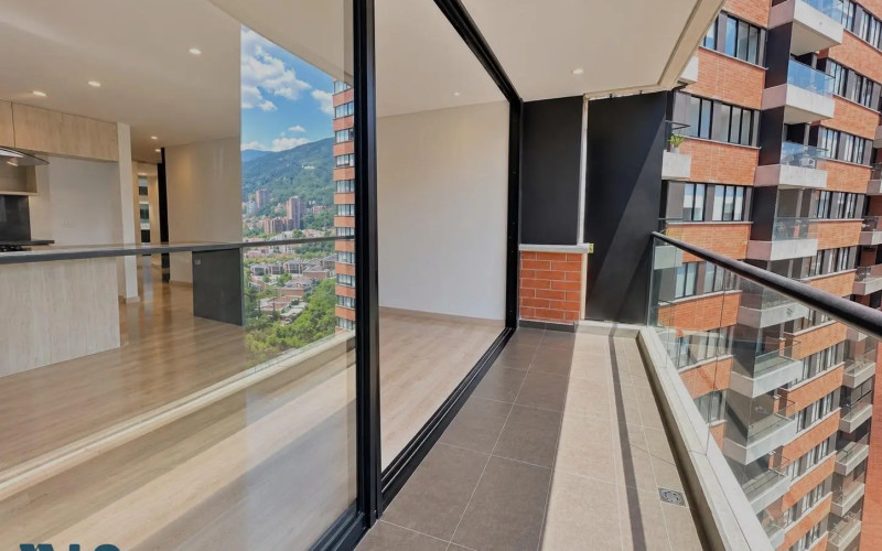 Apartamento en Medellín en Altos del Poblado