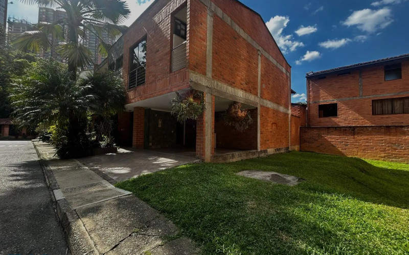 Lote Residencial en Sabaneta en Loma de San Remo