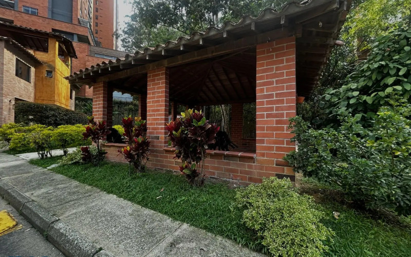 Lote Residencial en Sabaneta en Loma de San Remo