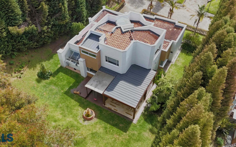 Casa en Envigado en Alto de las Palmas